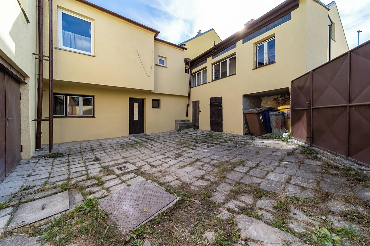Prodej činžovního domu 221 m²